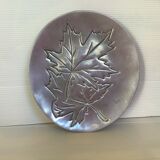 Silver tray with maple leaves in stainless steel.