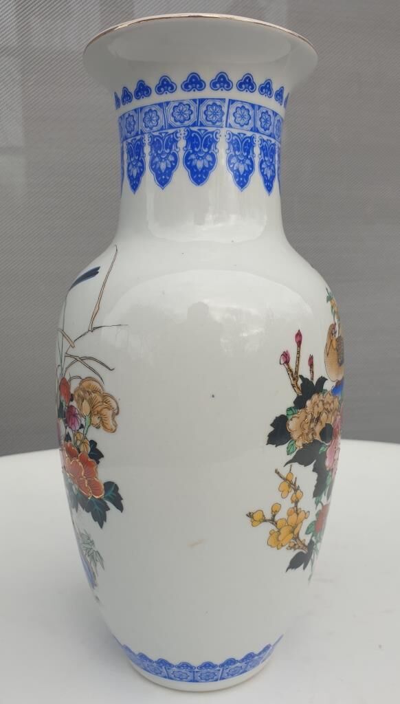 Porcelain vase birds lyres and nightingales from Japan