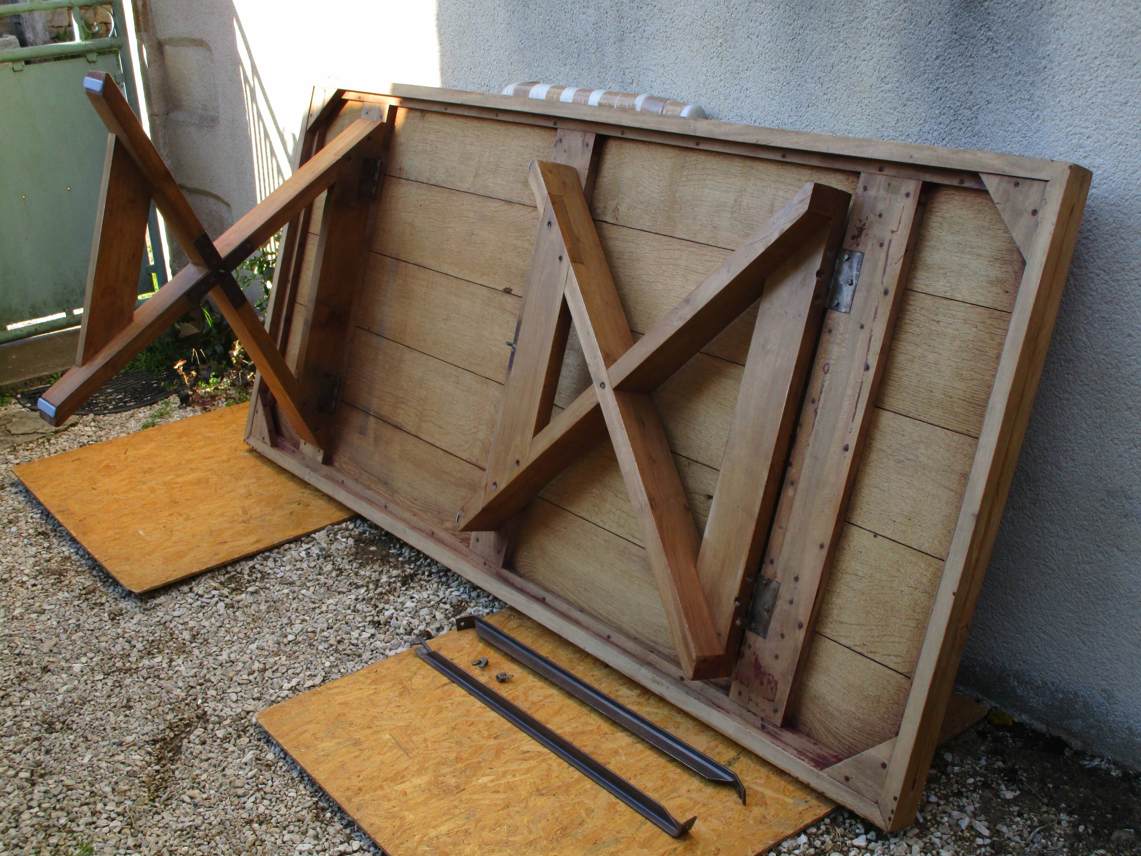 Table two folding legs