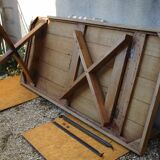 Table deux pieds pliants