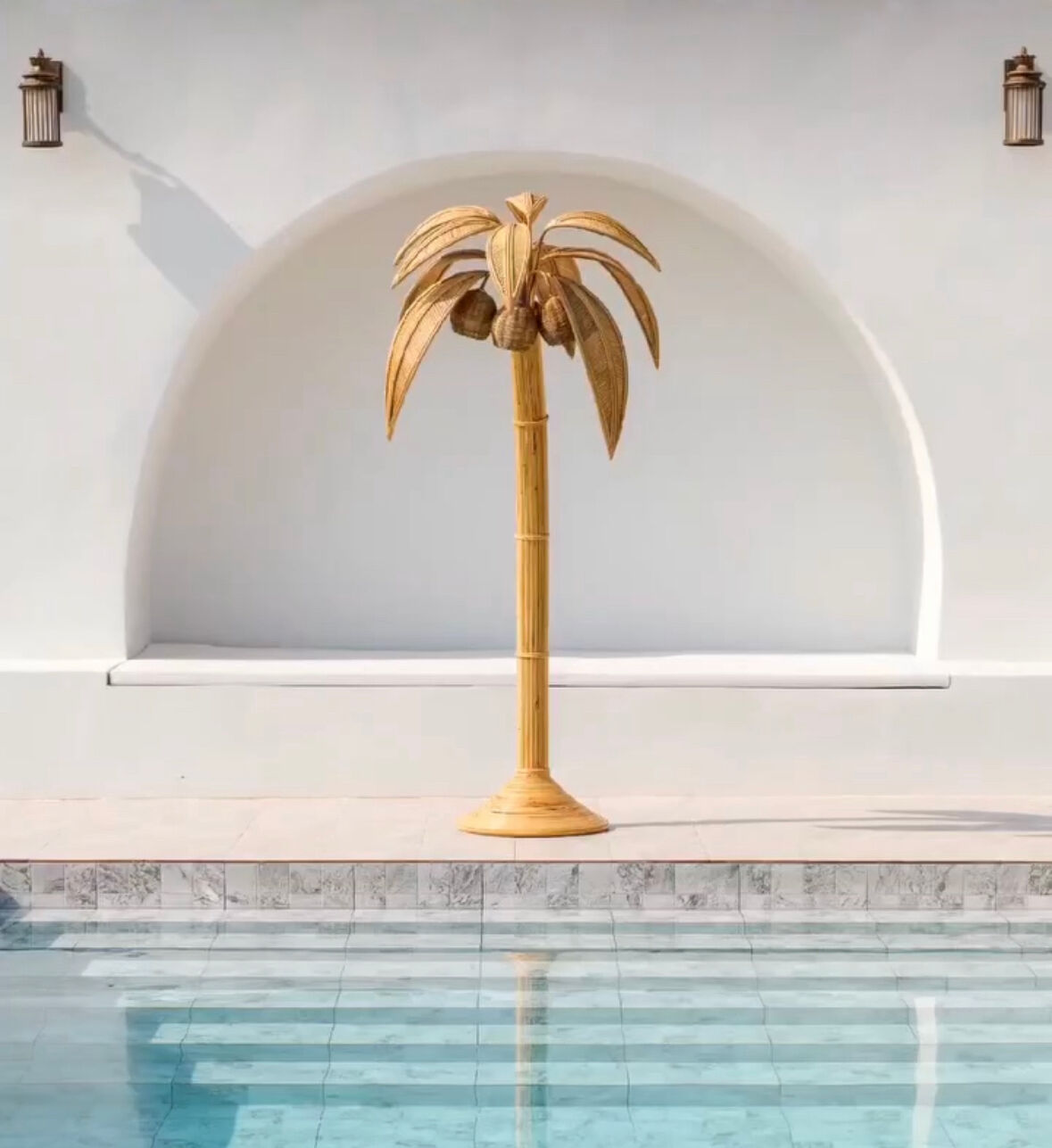 "Palm/coconut tree" floor lamp in rattan