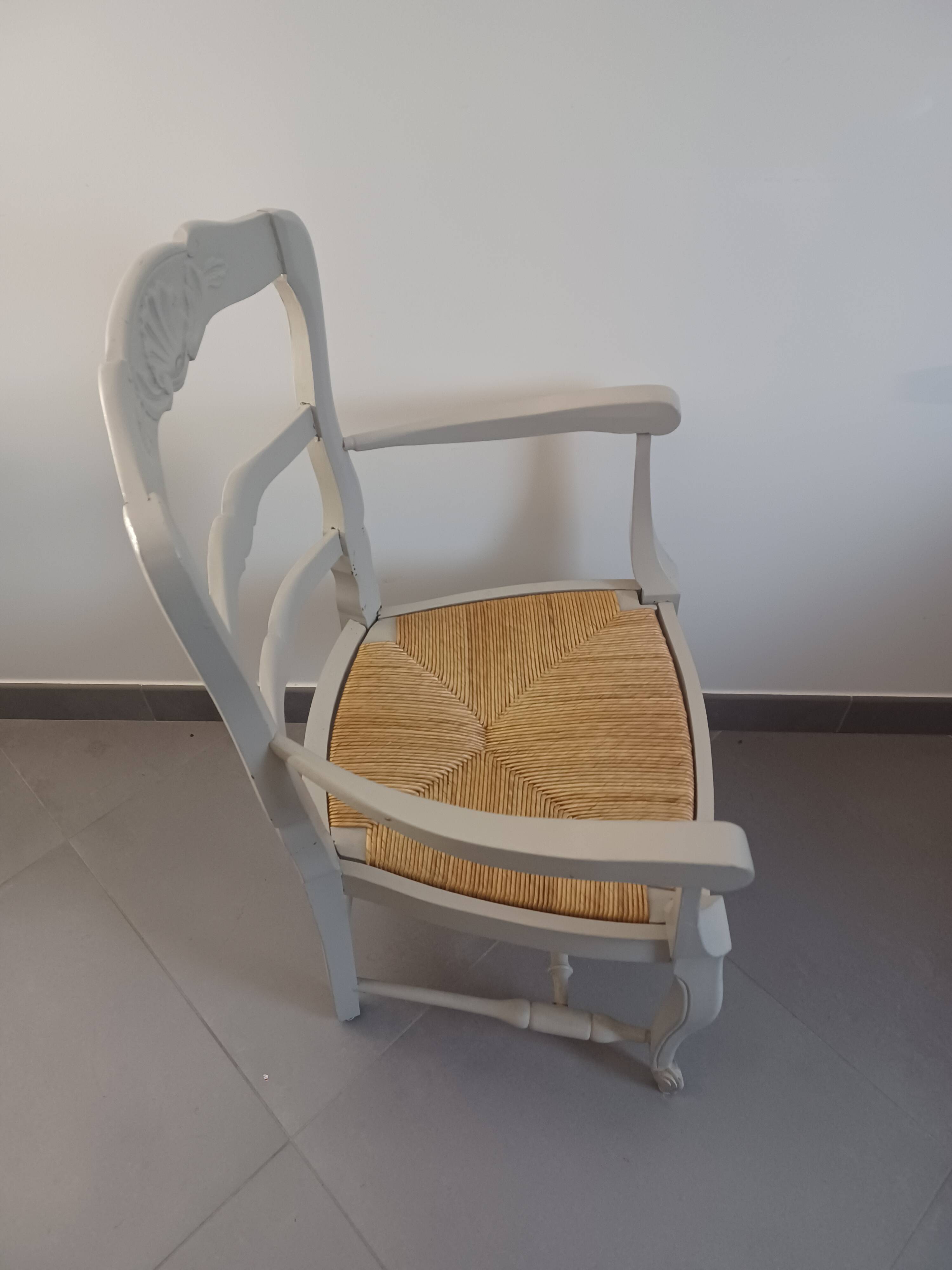 Armchair in painted wood, grey, with straw seat