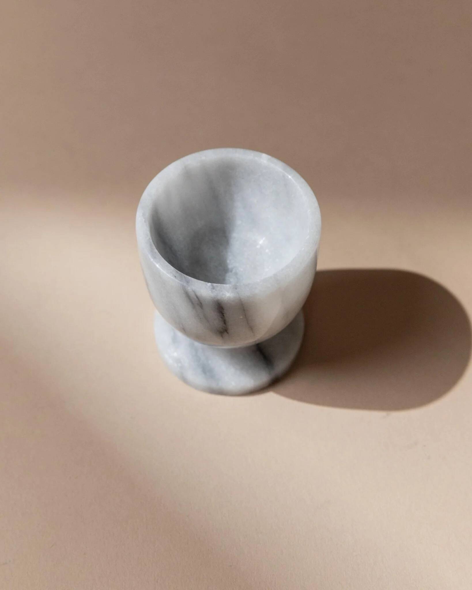 Ensemble de 6 coquetiers en marbre vintage gris et blanc – Sculptés à la main, vaisselle italienne des années 50