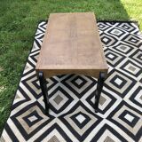 Table basse noire et bois