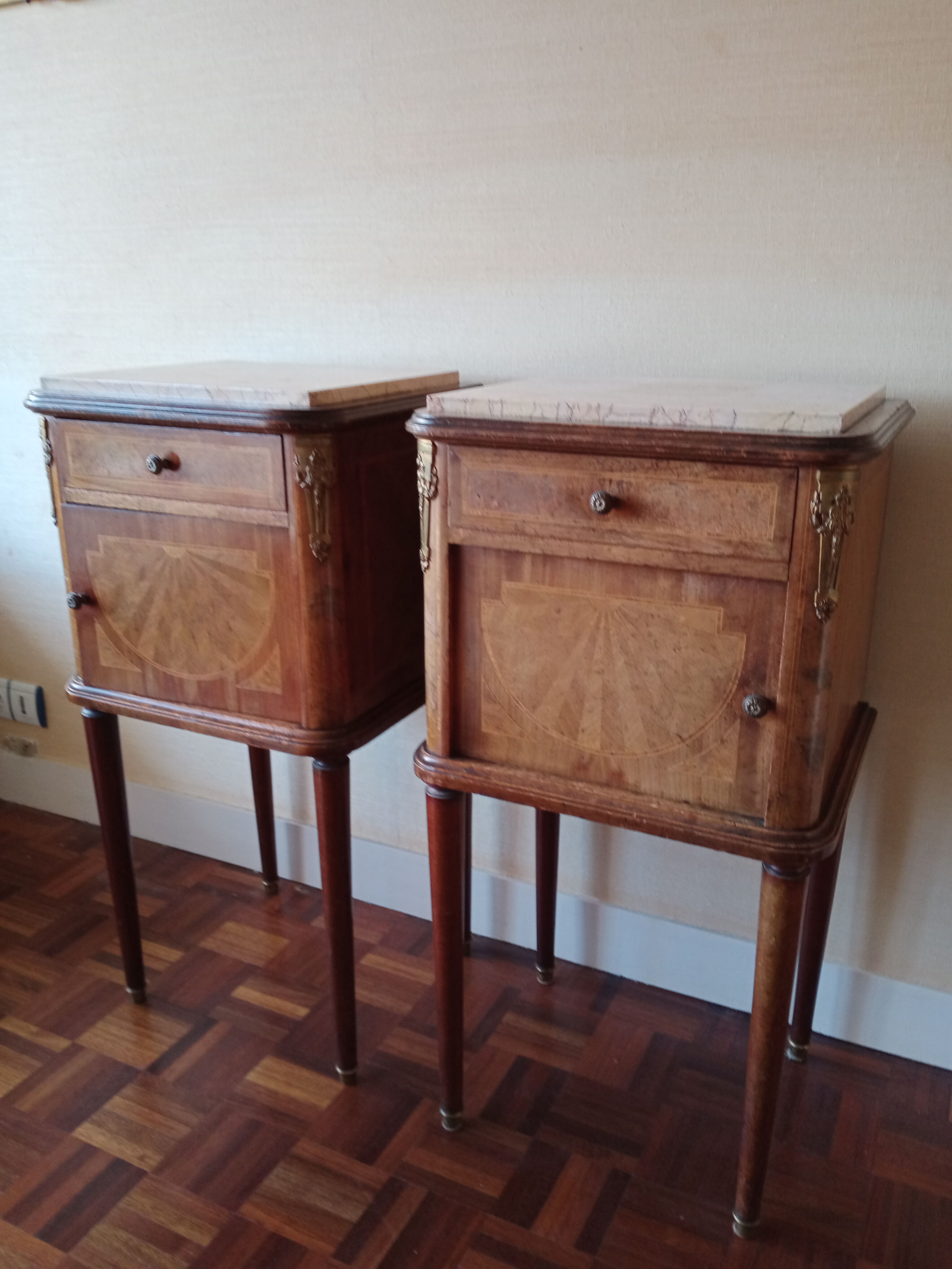 Paire de chevets art deco