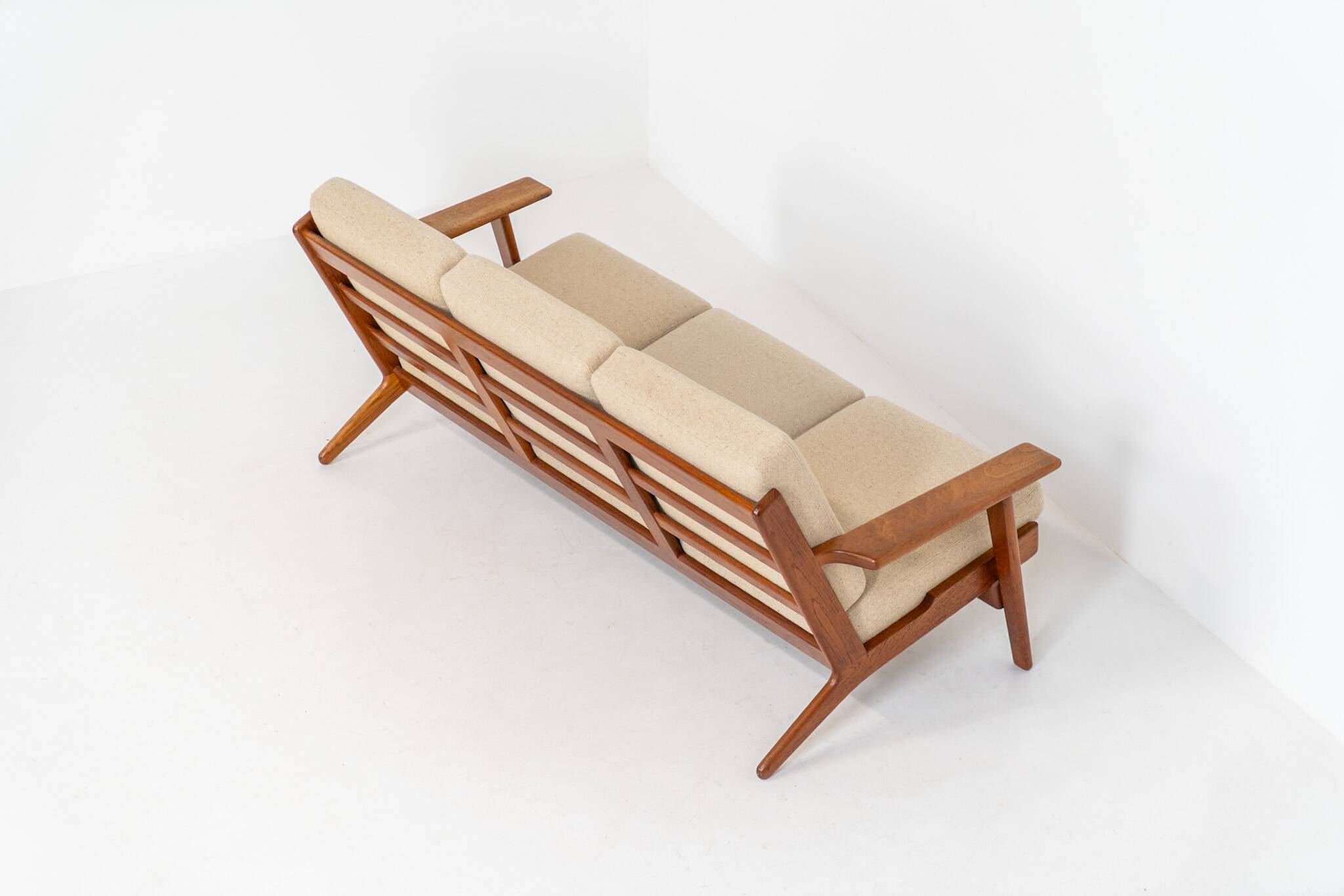 GE-290 3-seater sofa in oak by Hans J. Wegner for Getama