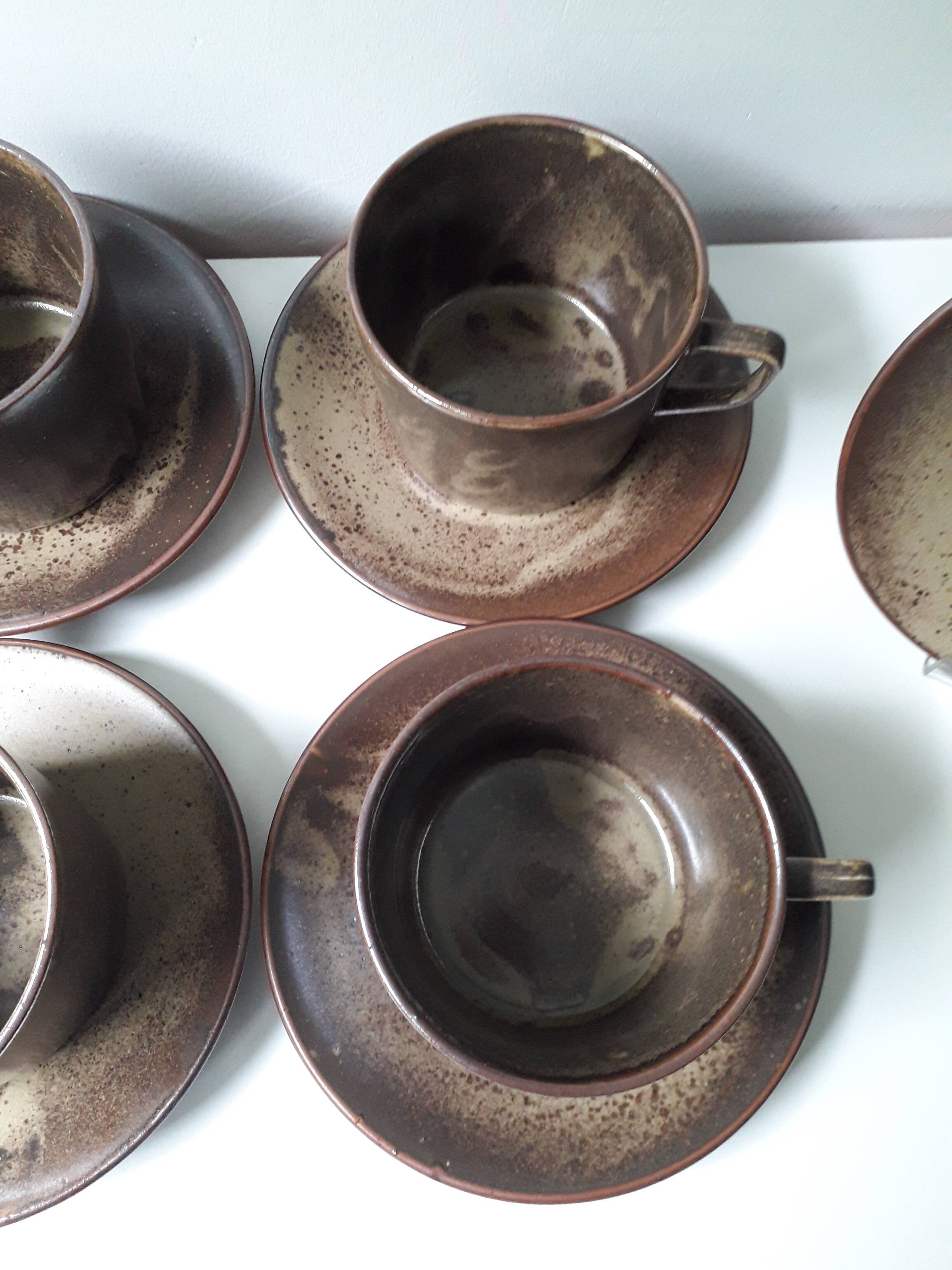 4 vintage stoneware cups + 4 saucers (A1)