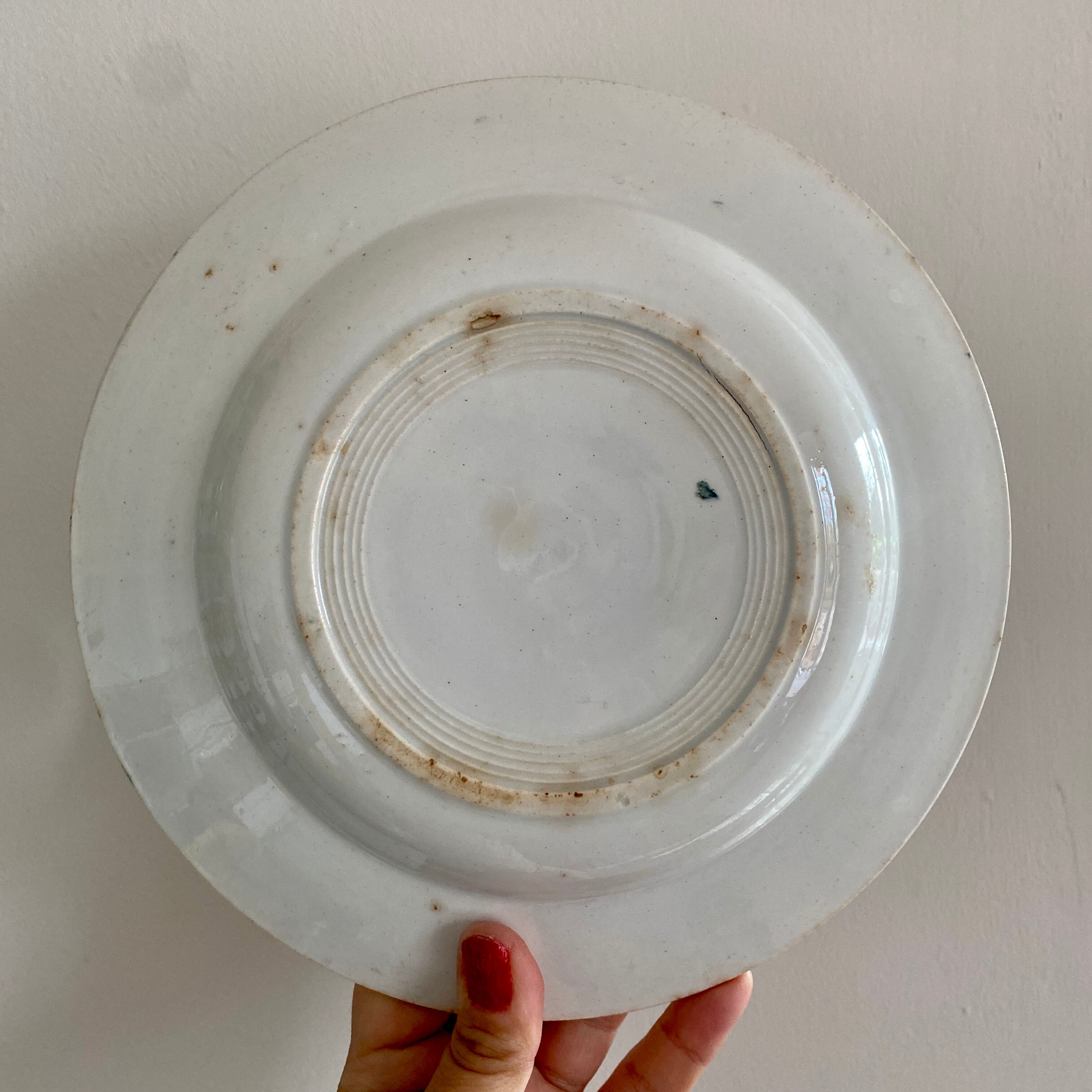 Lor of 6 vintage hollow plates in iron earth, mismatched models