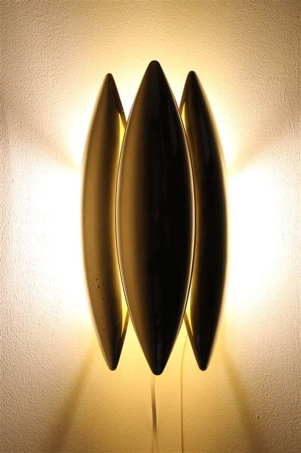Fog & Mørup / Jo Hammerborg “Kastor” brass wall lamp / Mid-century Danish modern design / 1960s / 1970s