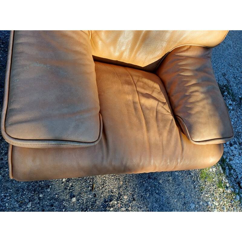 Paire de fauteuils vintage en skaï marron clair