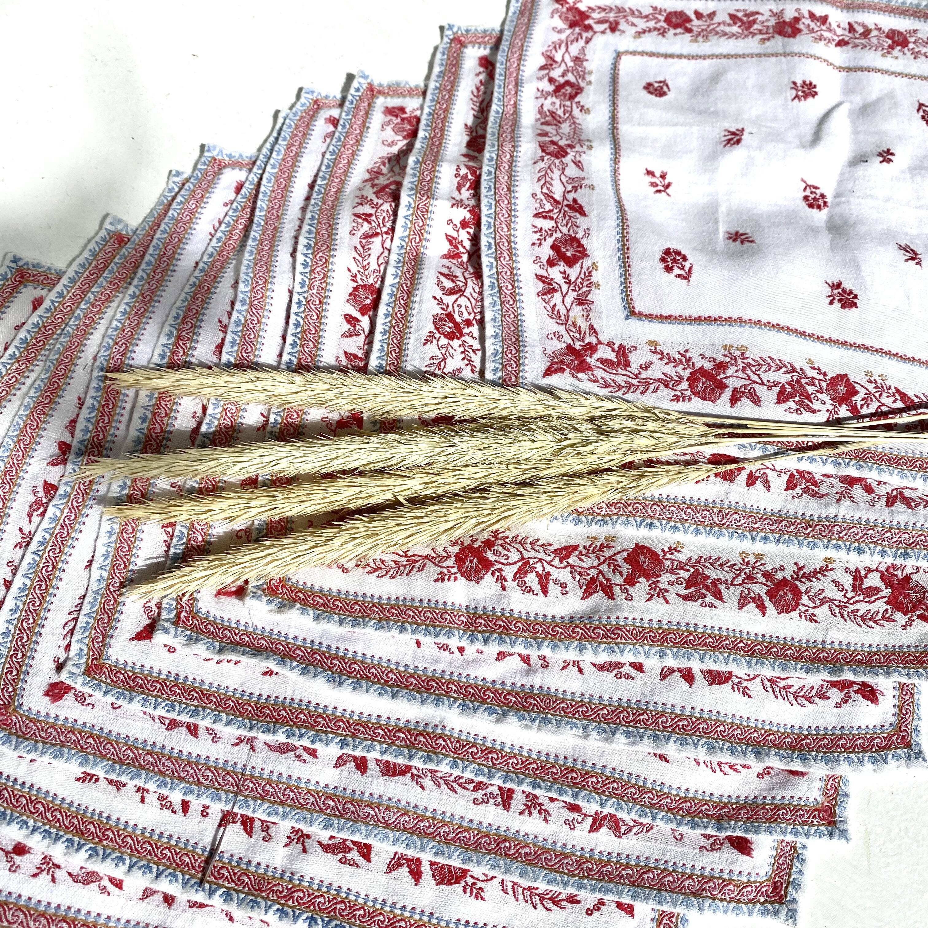 Serviettes de table anciennes brodées en coton