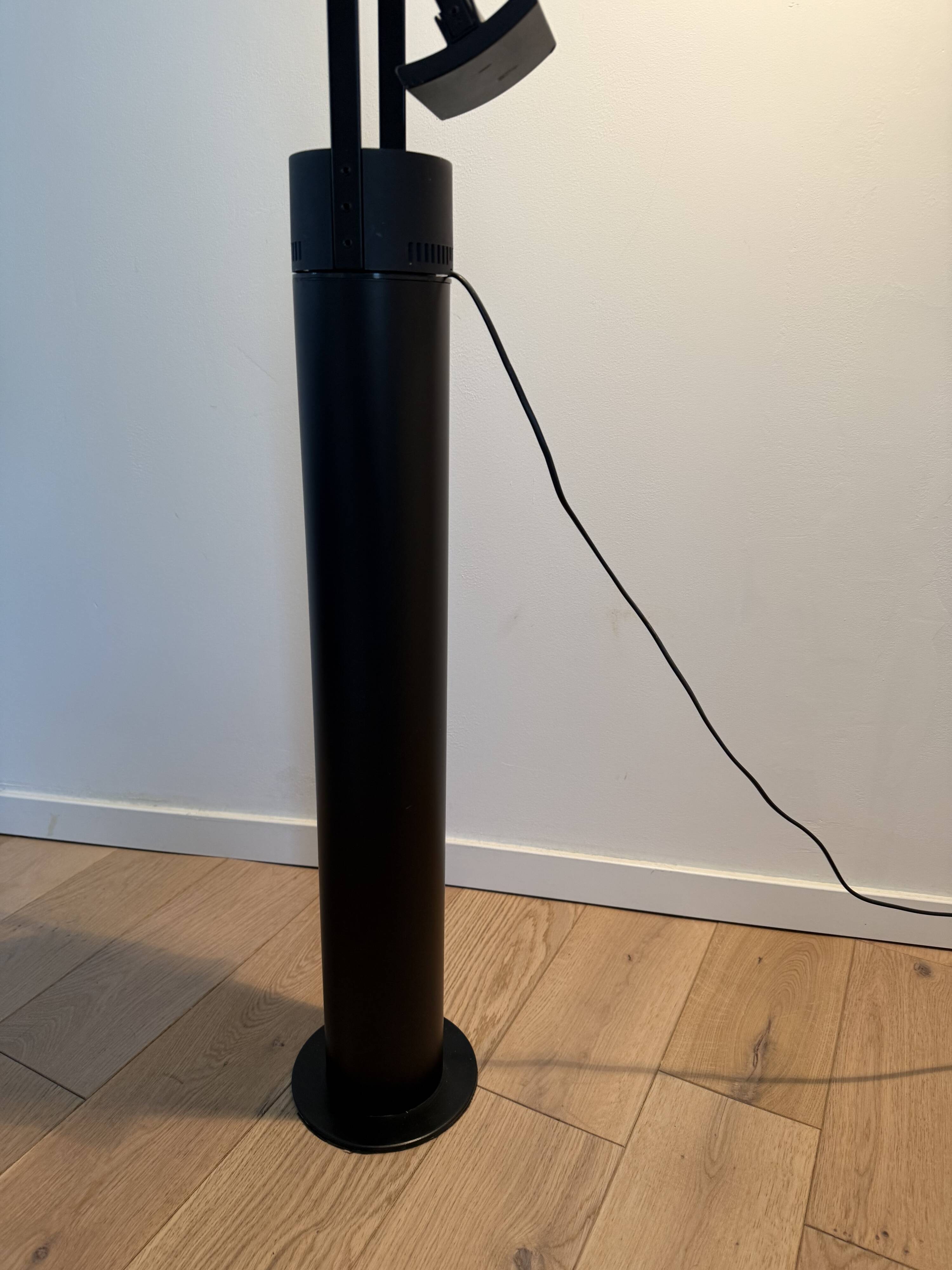TIZIO lamp Artemide Italian design Starck Richard Sapper Memphis