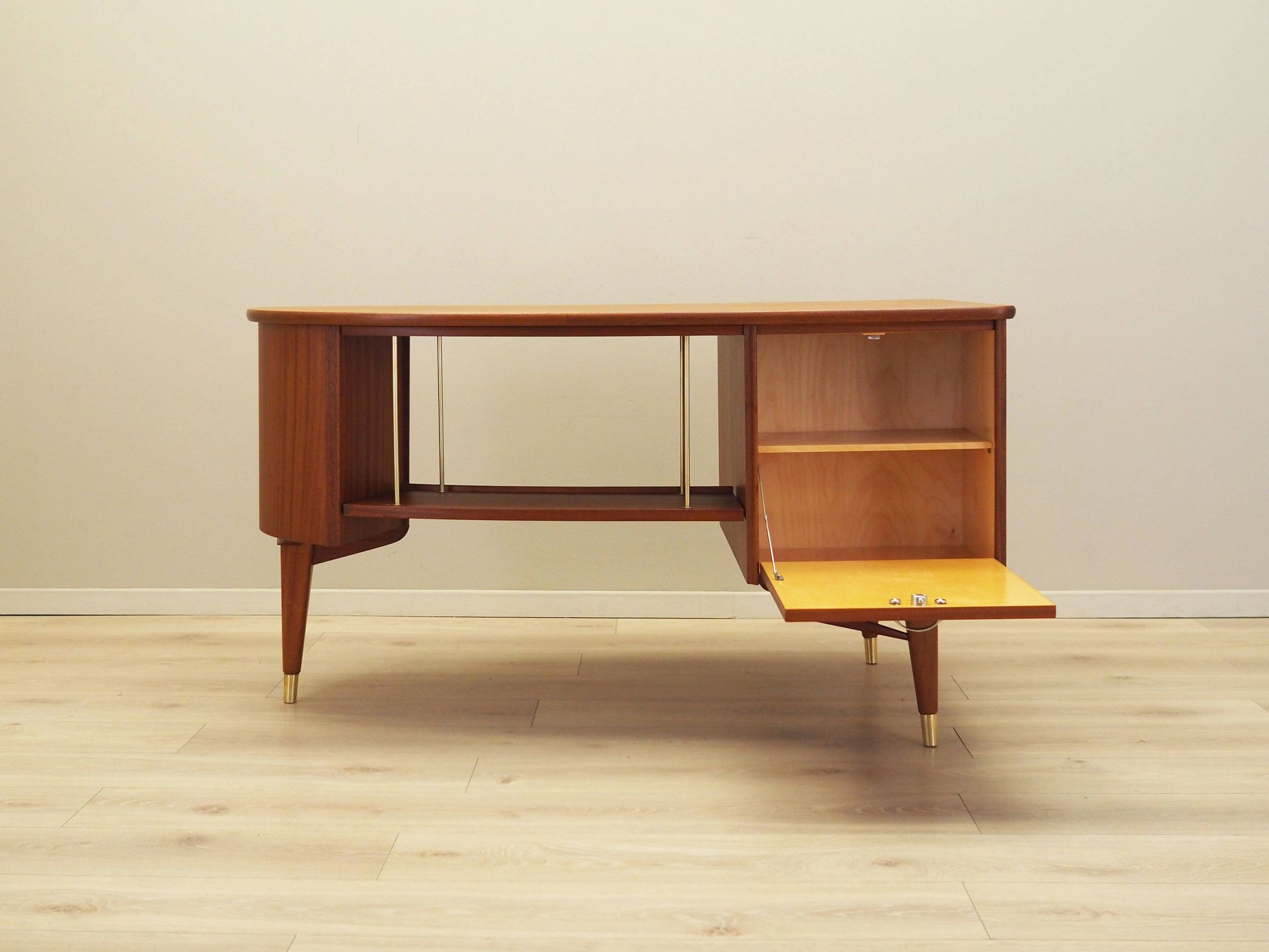 Mahogany desk, Norwegian design, 1960s, production: Sola Møbler