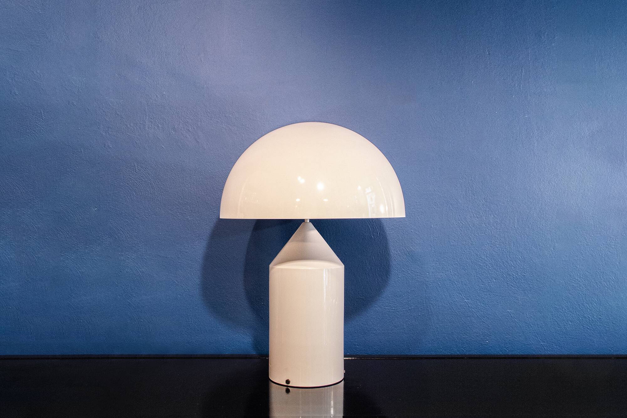 Lampada da tavolo Atollo di Vico Magistretti per Oluce Italia 1977