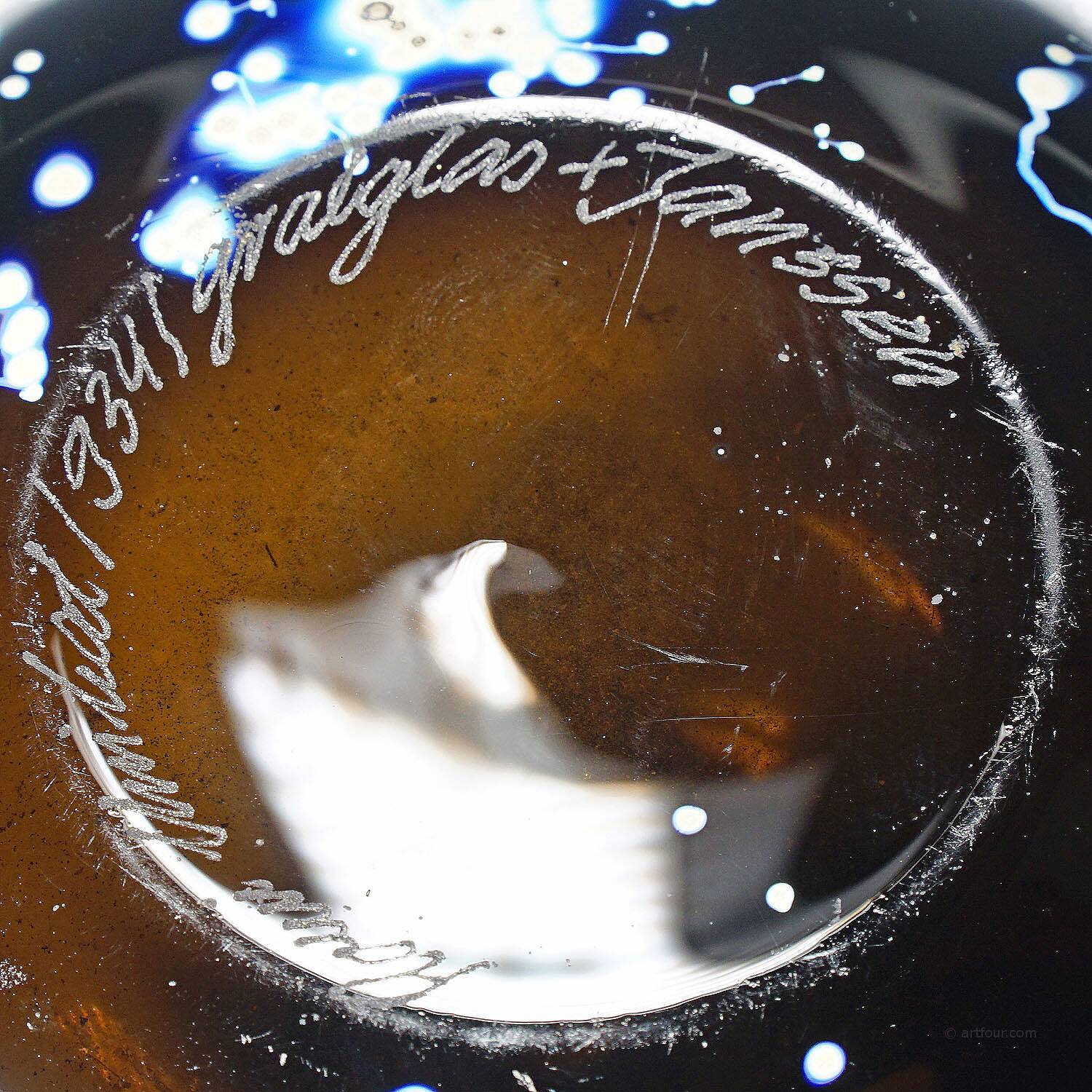 Vintage 'Aomi' vase designed by H. R. Janssen for Graal Glas around 1970.