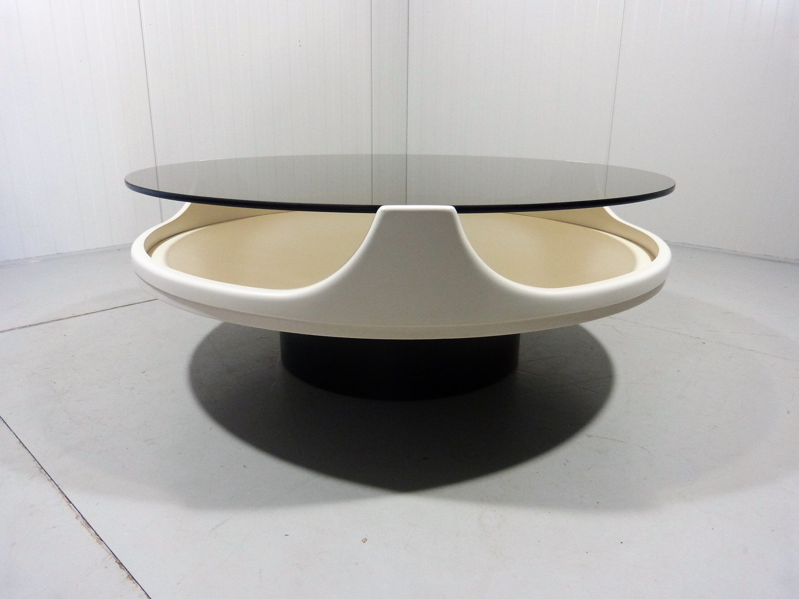Round spce age coffee table 1960’s, Opal Möbel