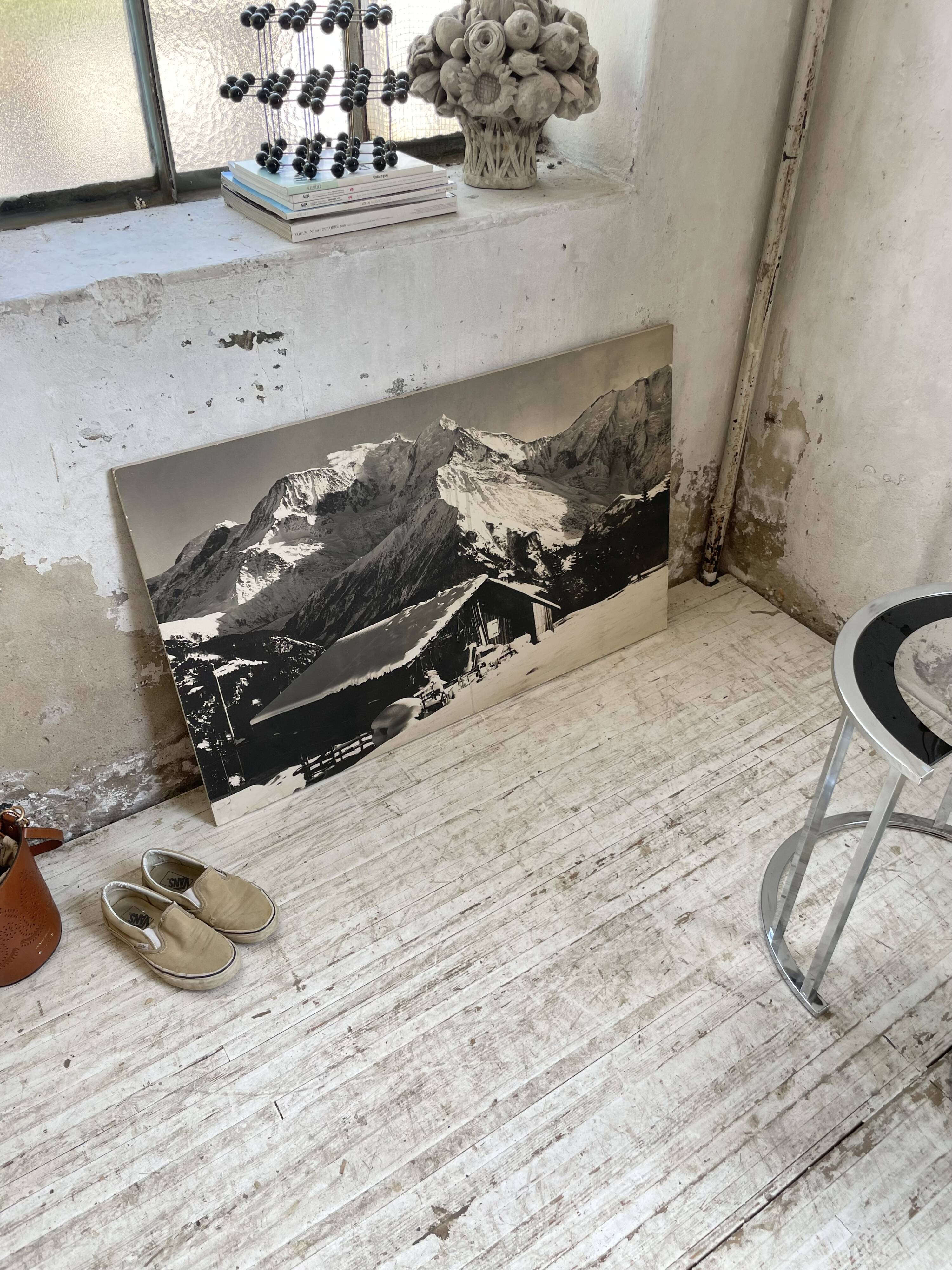 Photo on wood chalet 60s