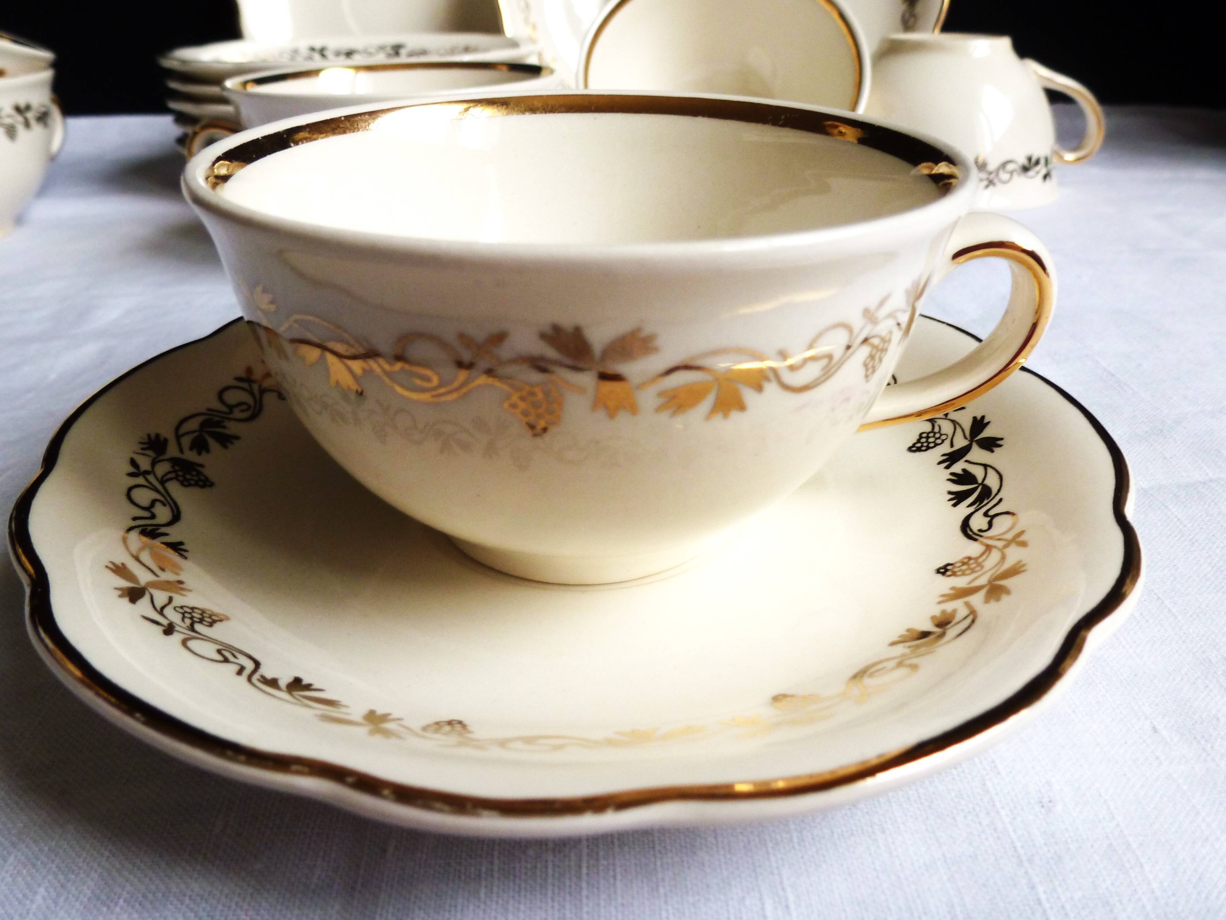 1920s coffee service Villeroy & Boch, 23 pieces, coffee cups.