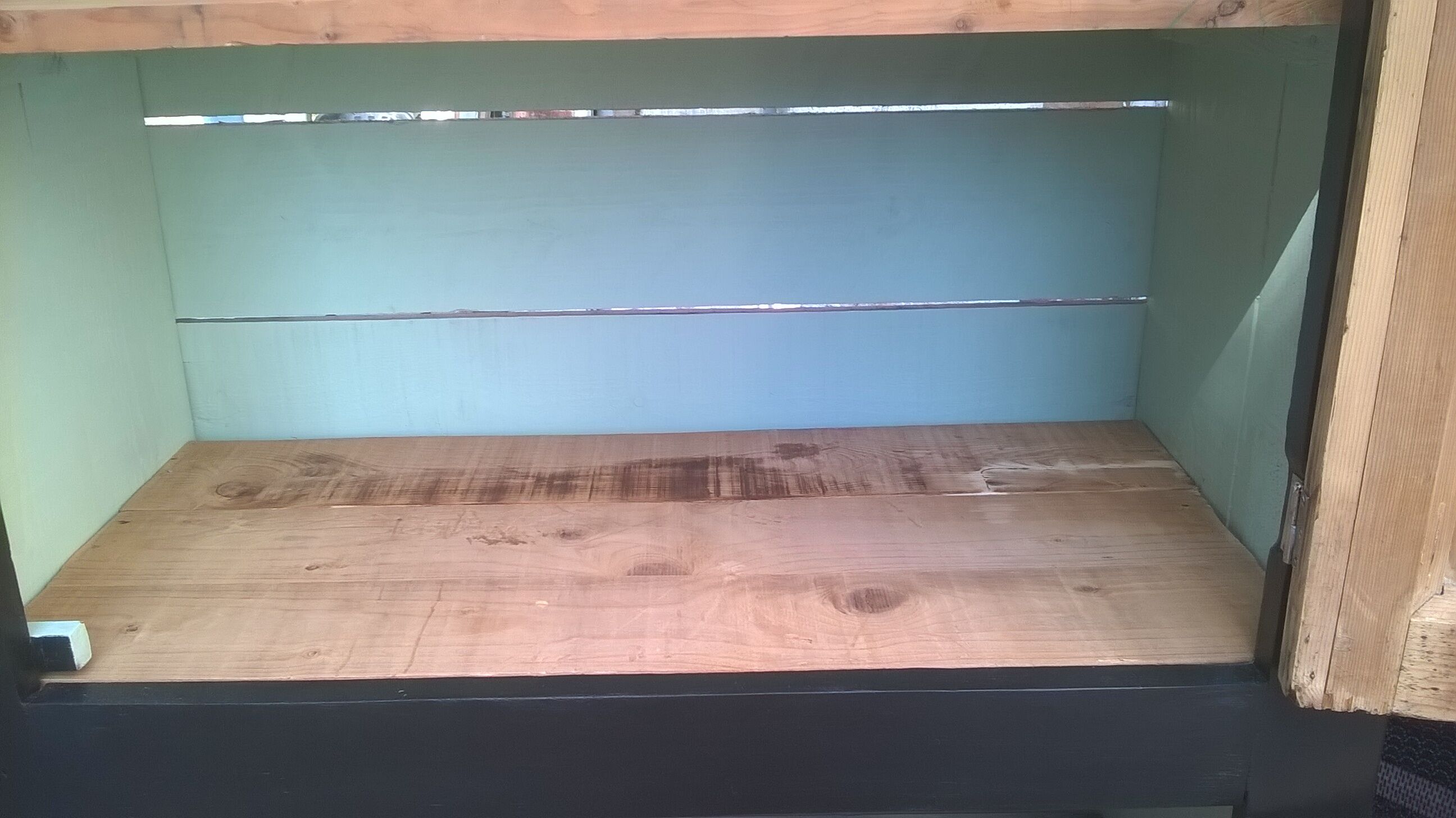 Cabinet patina black and green