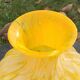 Vase en verre de clichy jaune et blanc, vintage