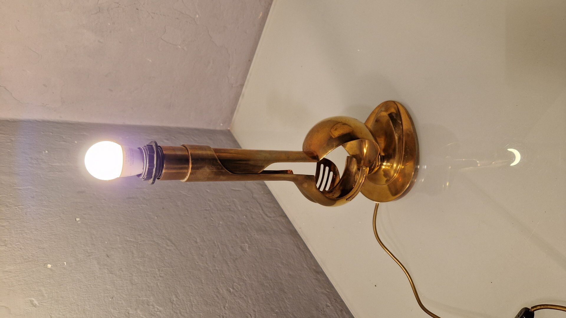 Lampe de table en laiton avec décoration informelle, années 1960
