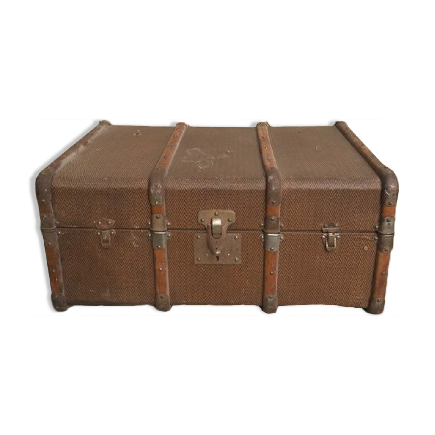 Old trunk stamped Nouvelles Galeries Lavaur