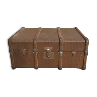 Old trunk stamped Nouvelles Galeries Lavaur