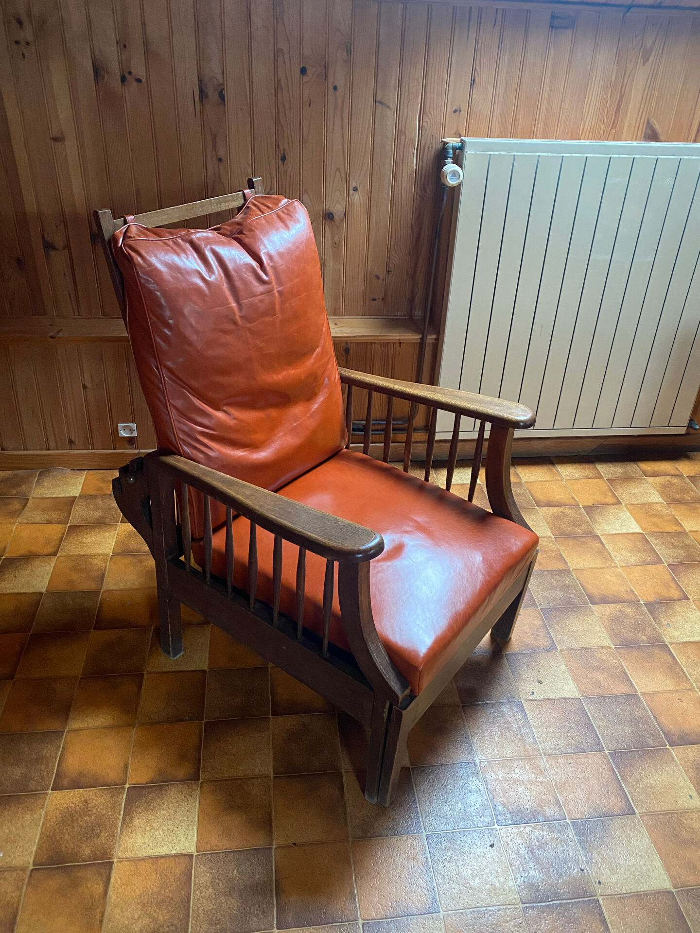Reclining footrest chair