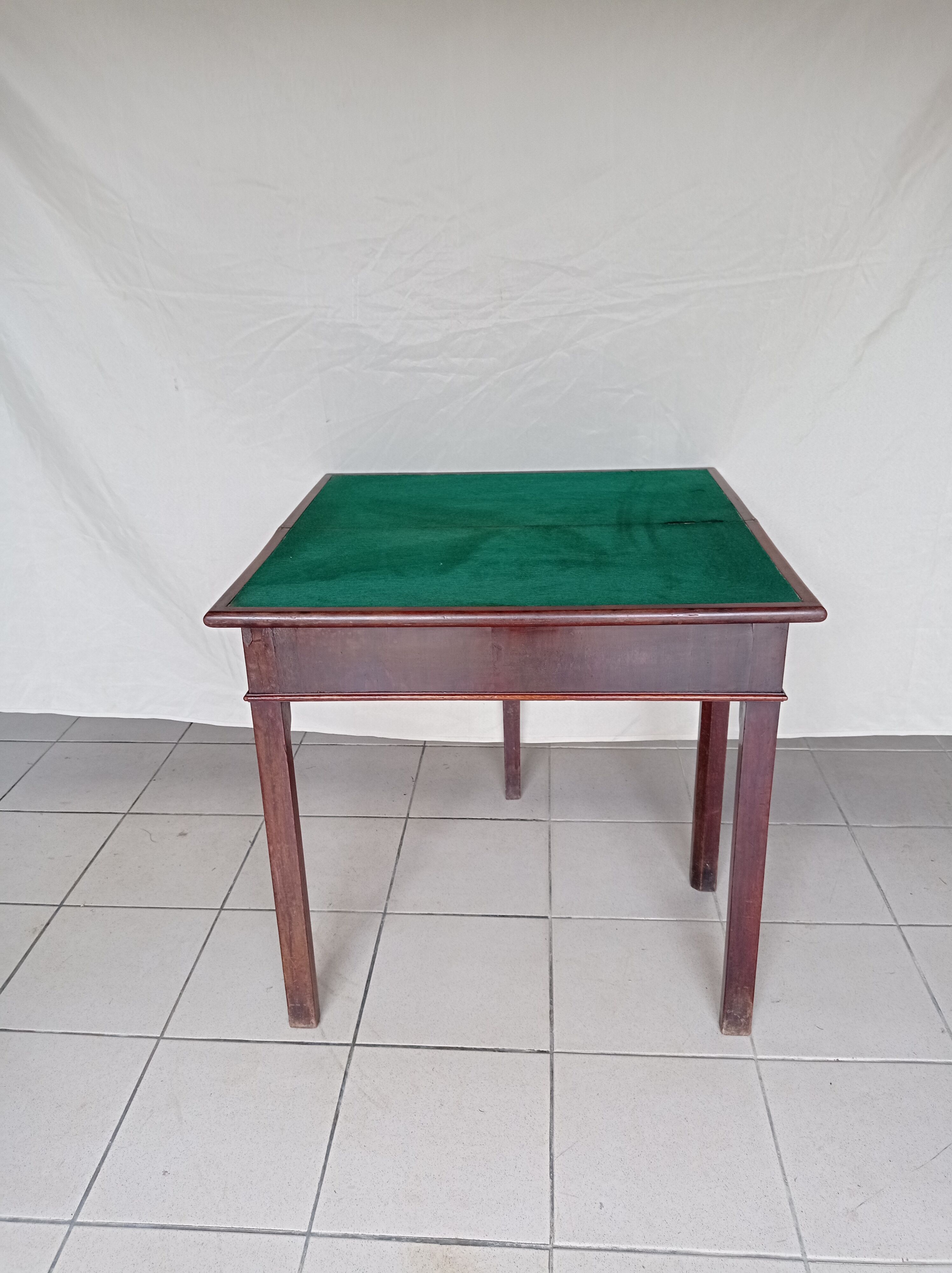Gaming table