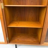 Armoire danoise en teck avec portes vitrées attribuée à Kai Winding, années 1960