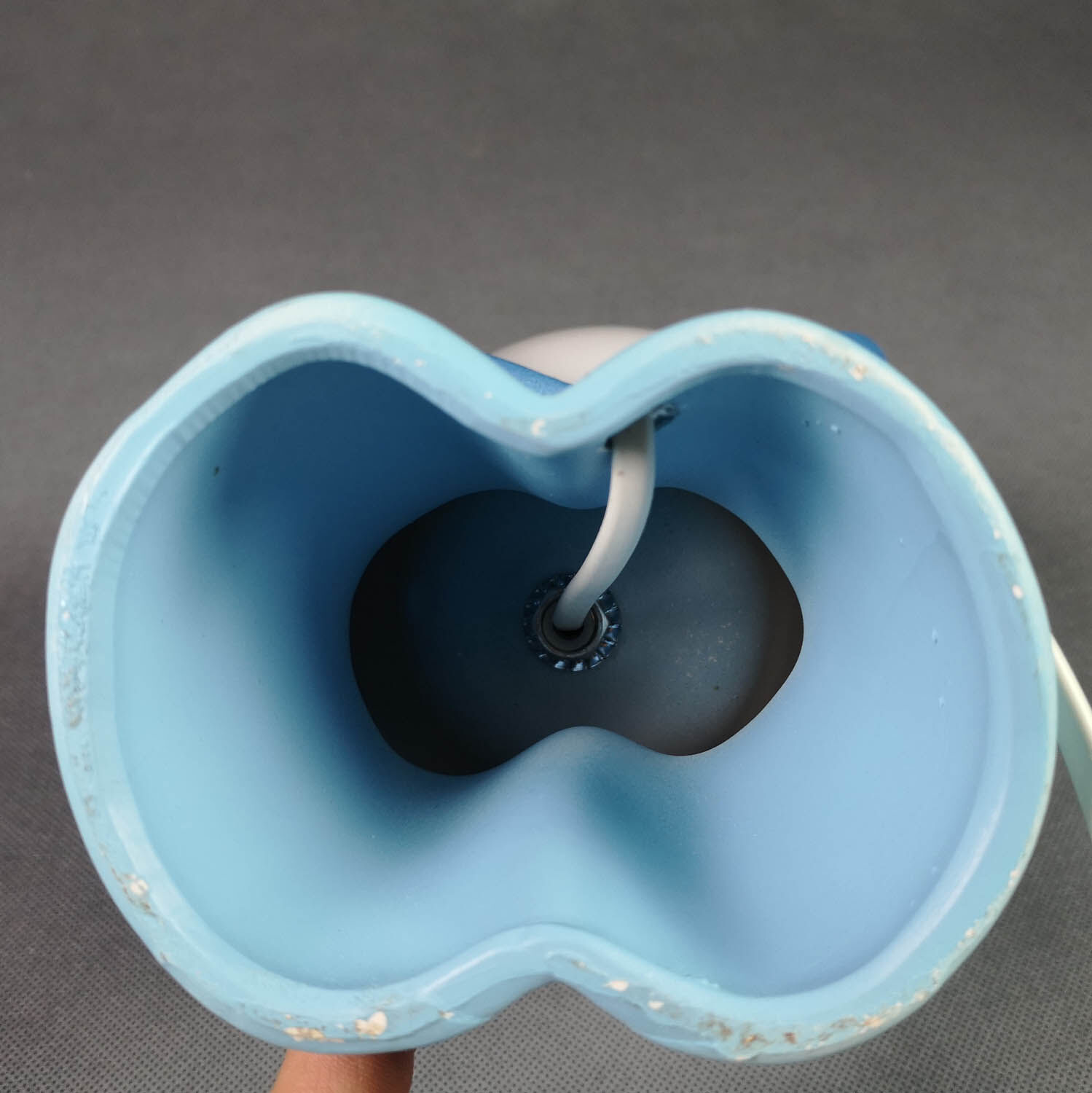 Vintage lamp hands and opal globe - blue - vintage luminaire