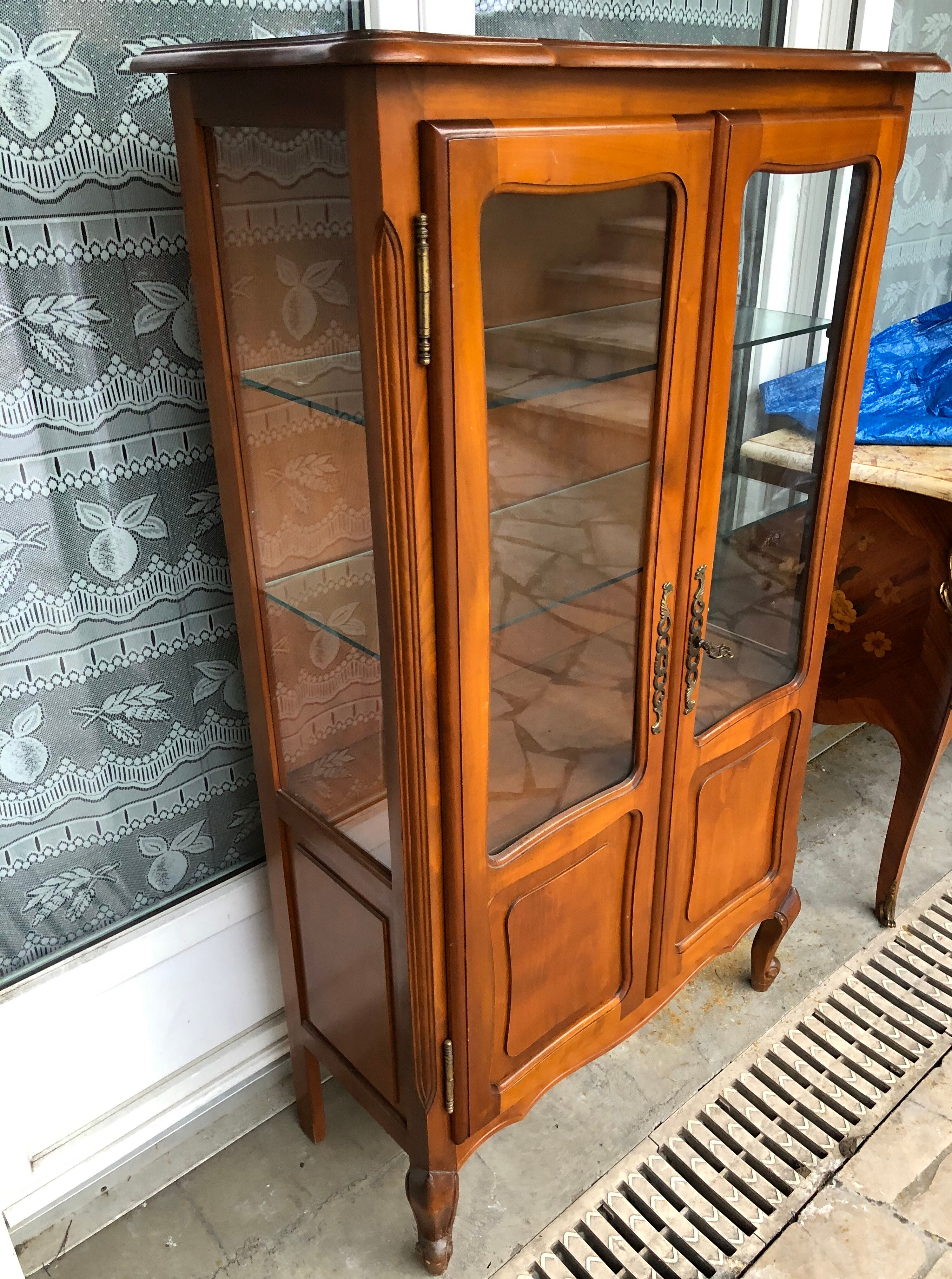 Vitrine en merisier