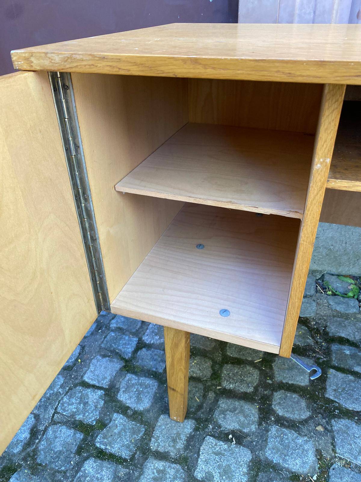 Scandinavian desk from the 1960s in wood, 120cm.