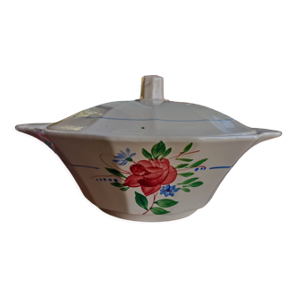 Digoin and Sarreguemines tureen in pink earthenware, model n°9177