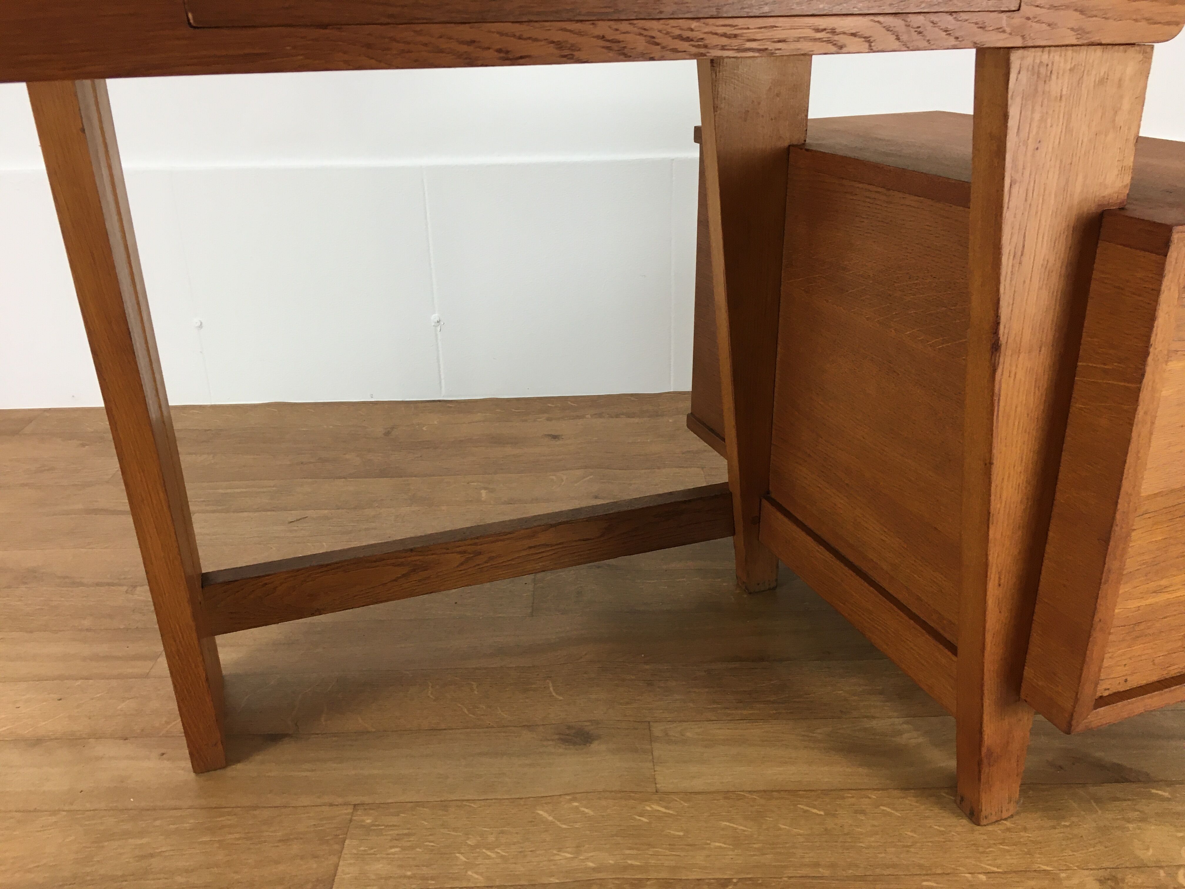 Asymmetric tripod office Reconstruction 1950s