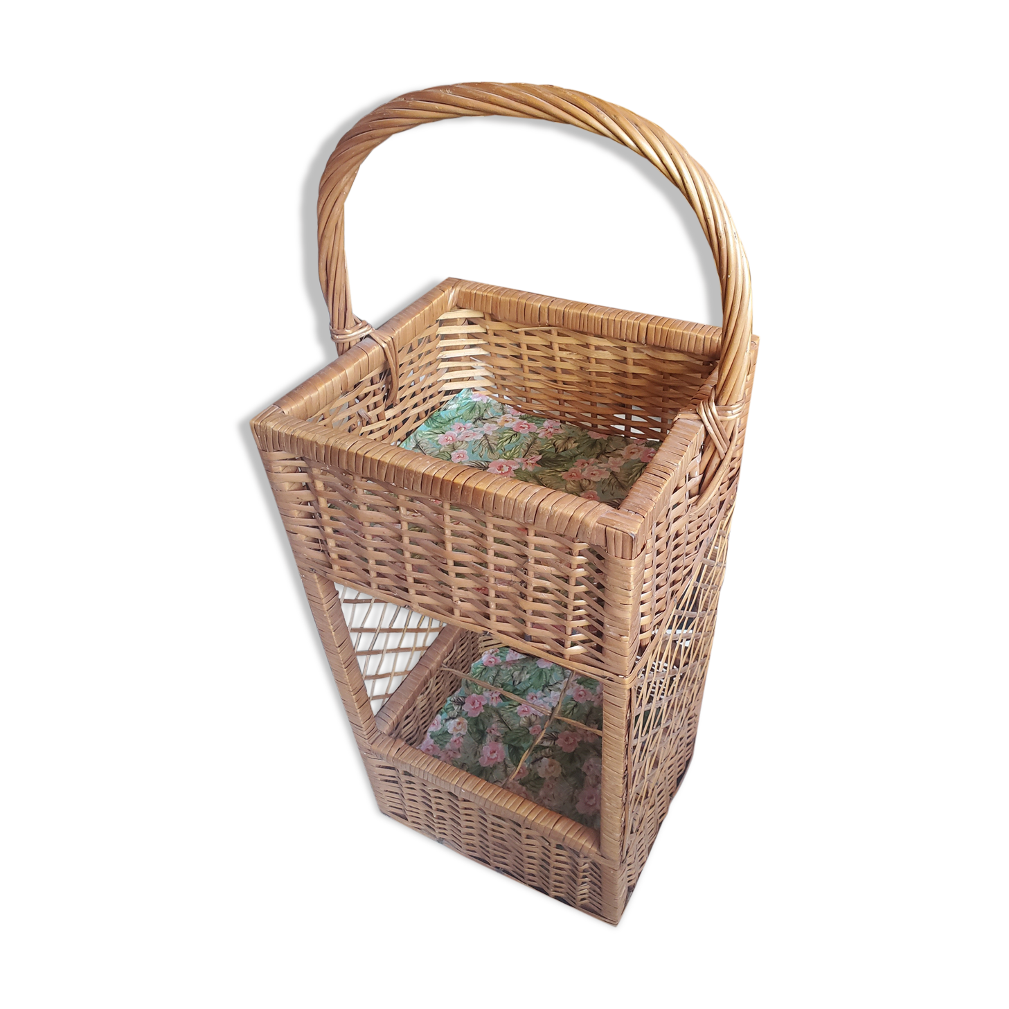 Portable rattan bar