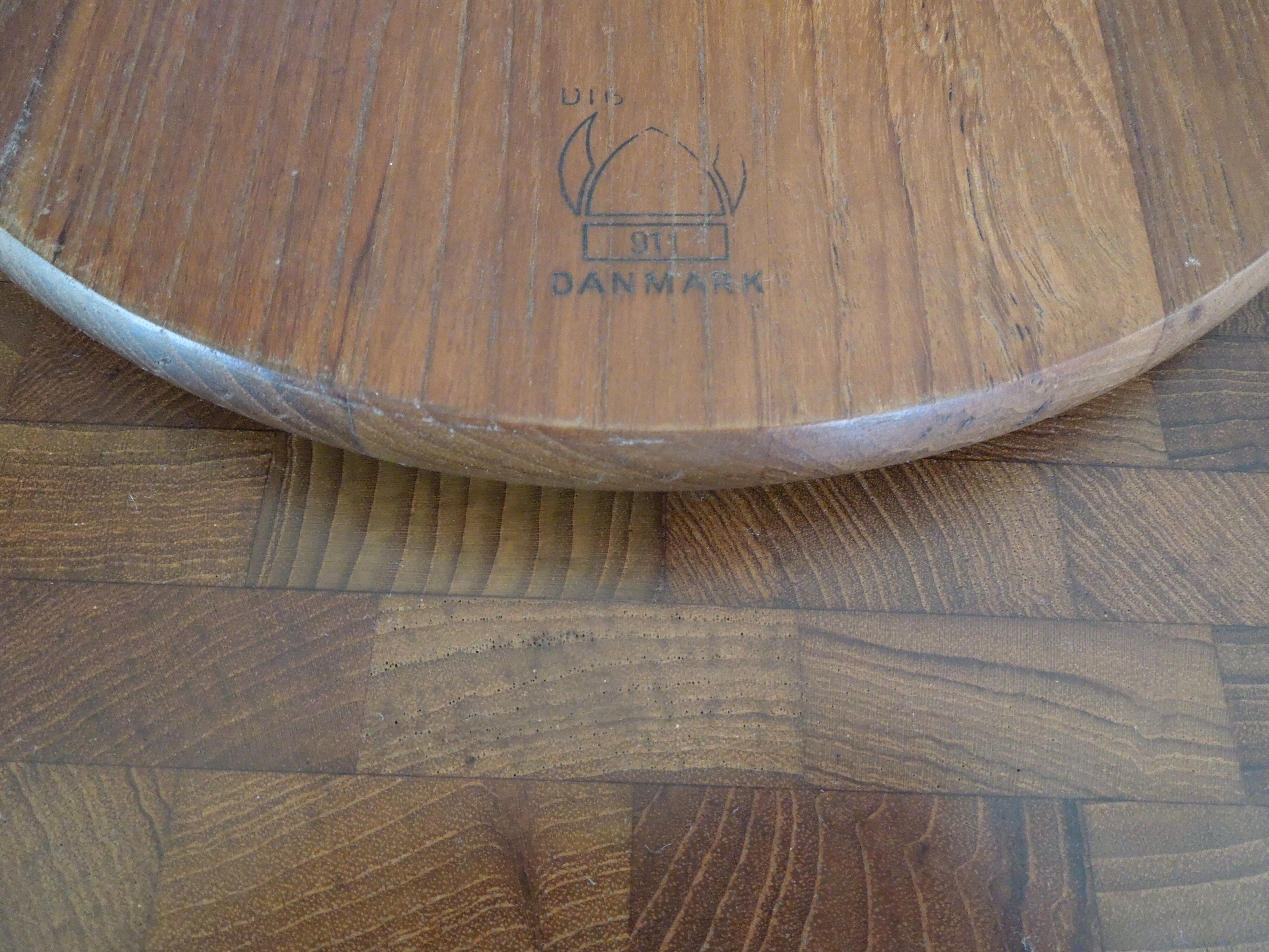 Large round platter turning - design Danish teak 70s