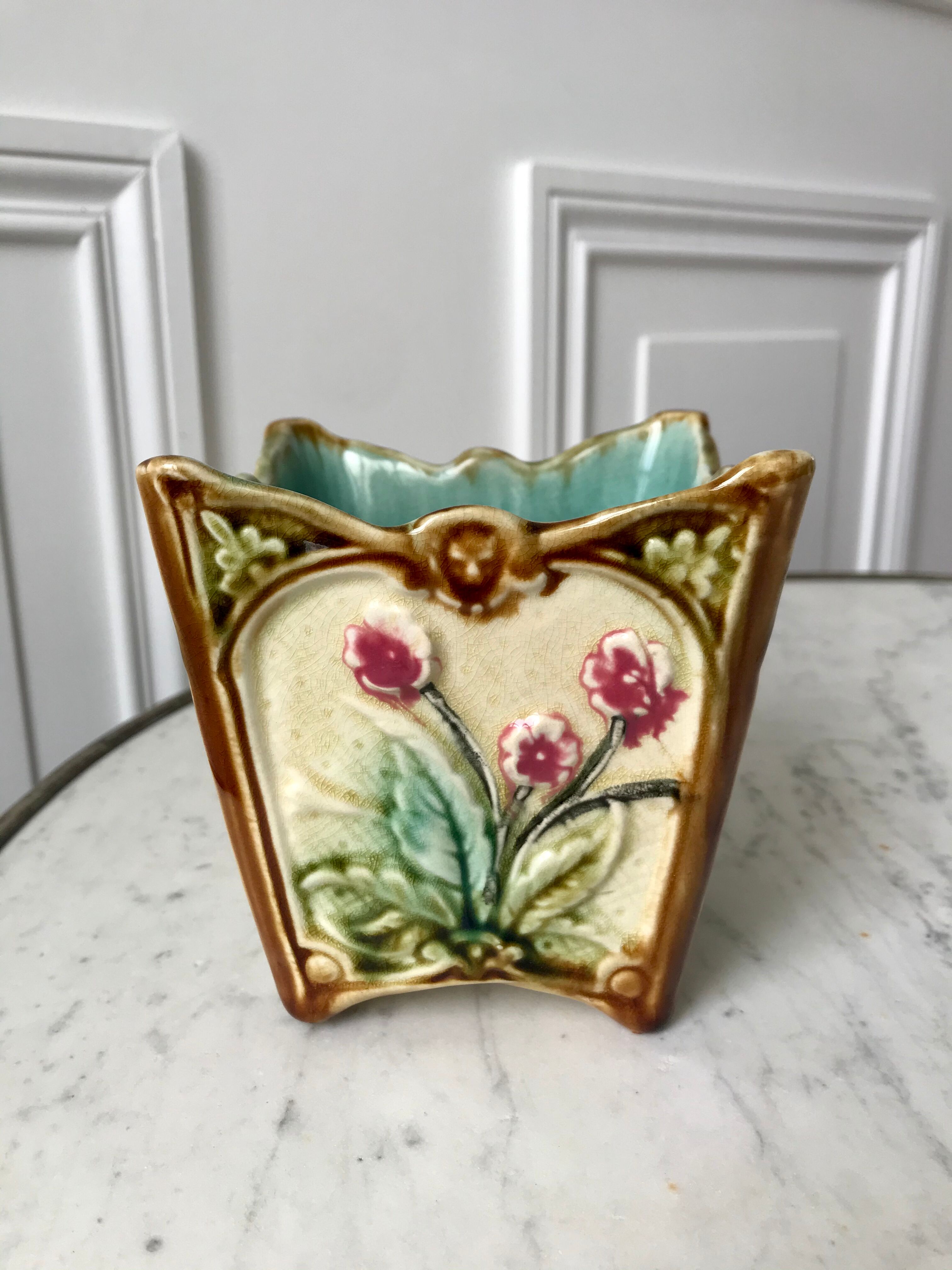 Pot cover in old slurry signed late nineteenth century