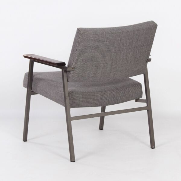 Fauteuil vintage avec accoudoirs en teck par Avanti, années 1960, rétapissé.