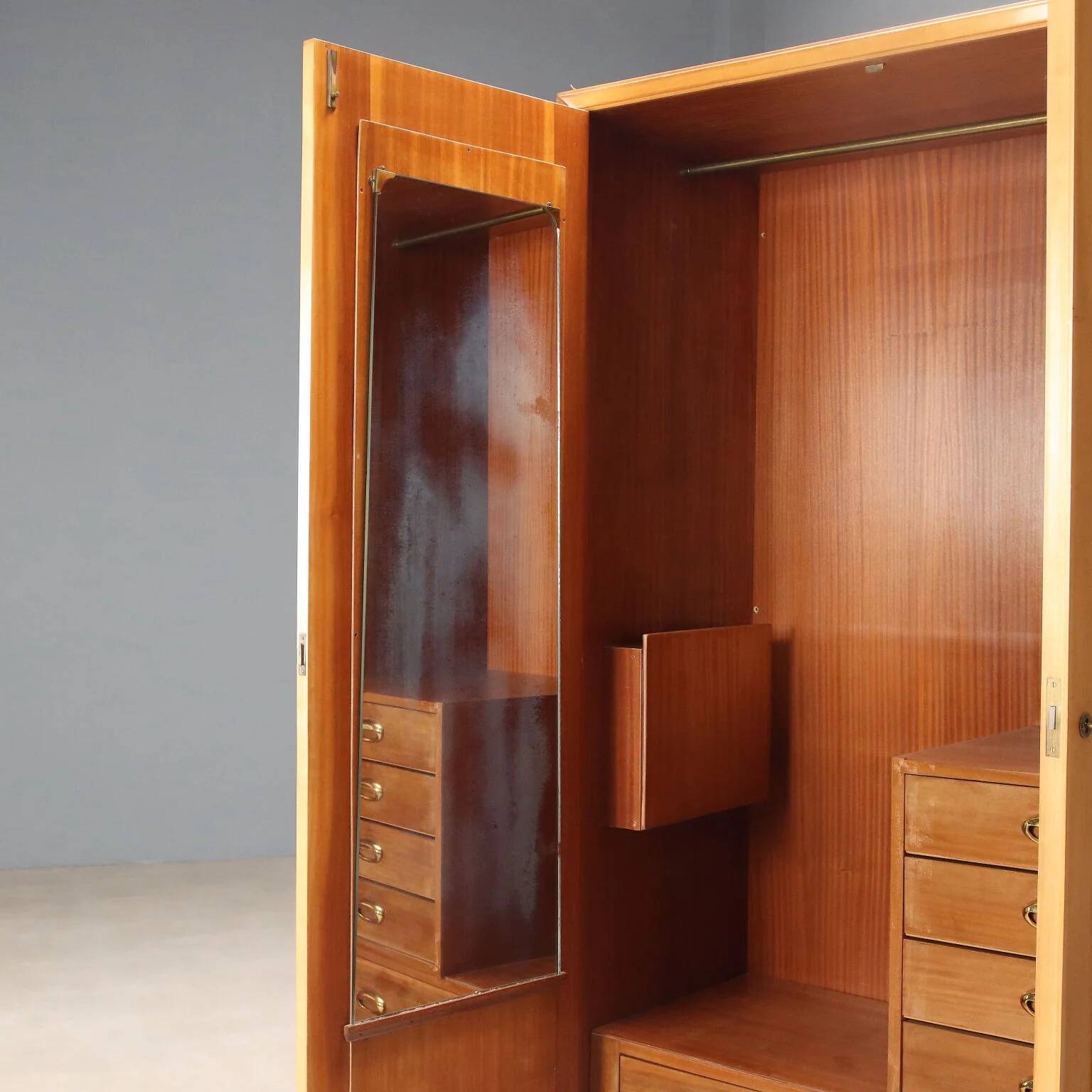 Vintage maple veneer wardrobe, design, Italy, 1950s