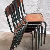 Ancienne chaises d'école vintage