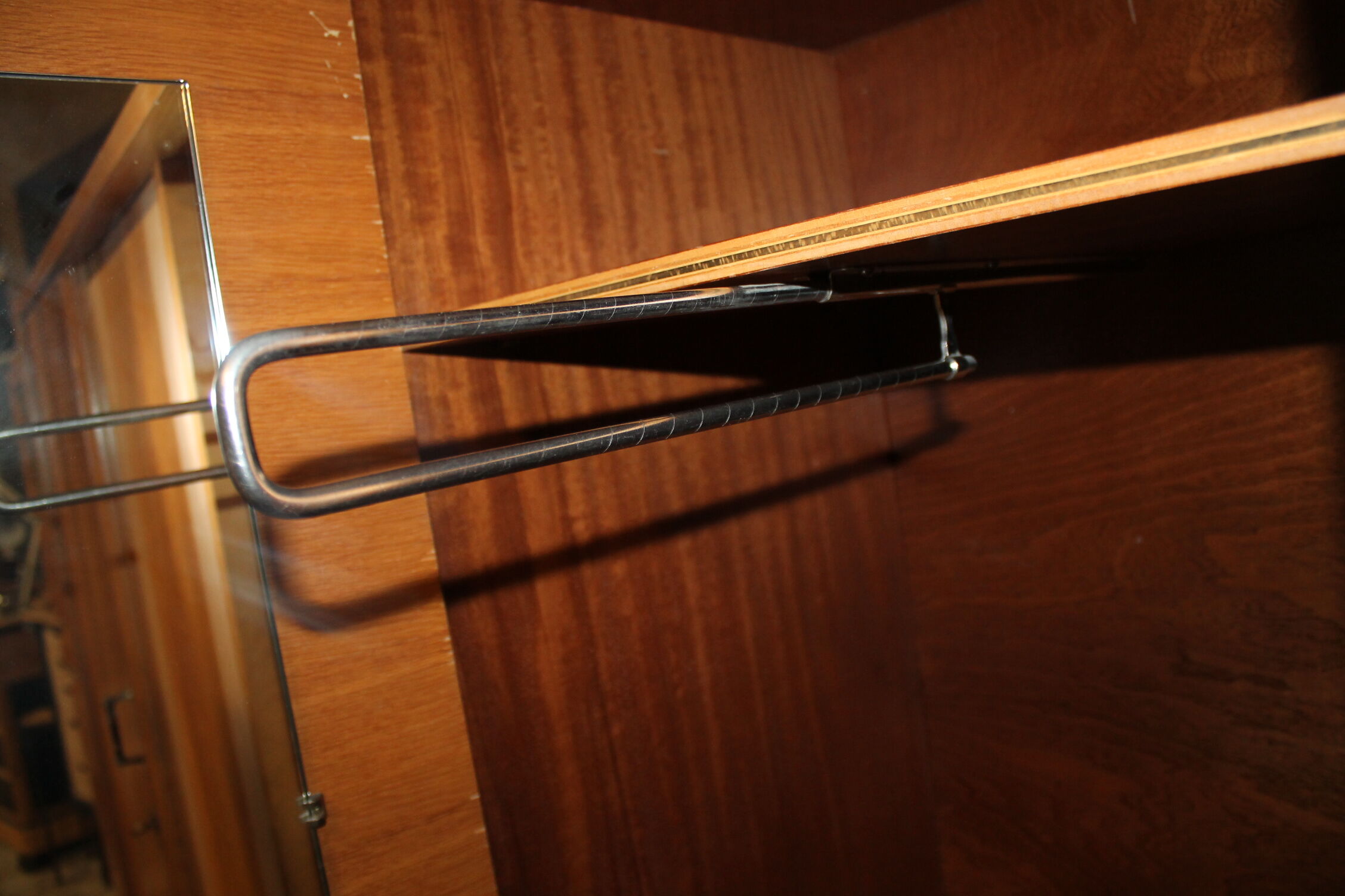 Armoire vintage