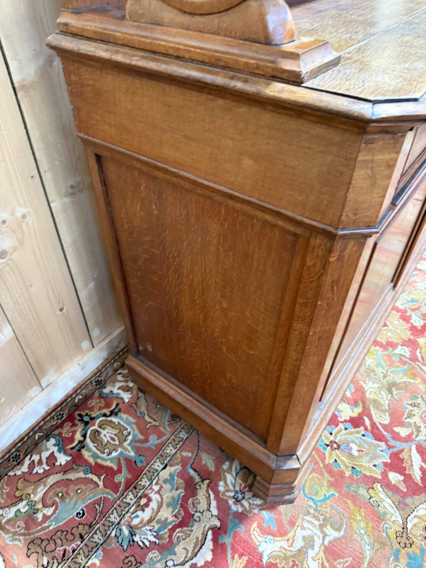 Buffet Louis Philippe "Saint-Hubert" en chêne