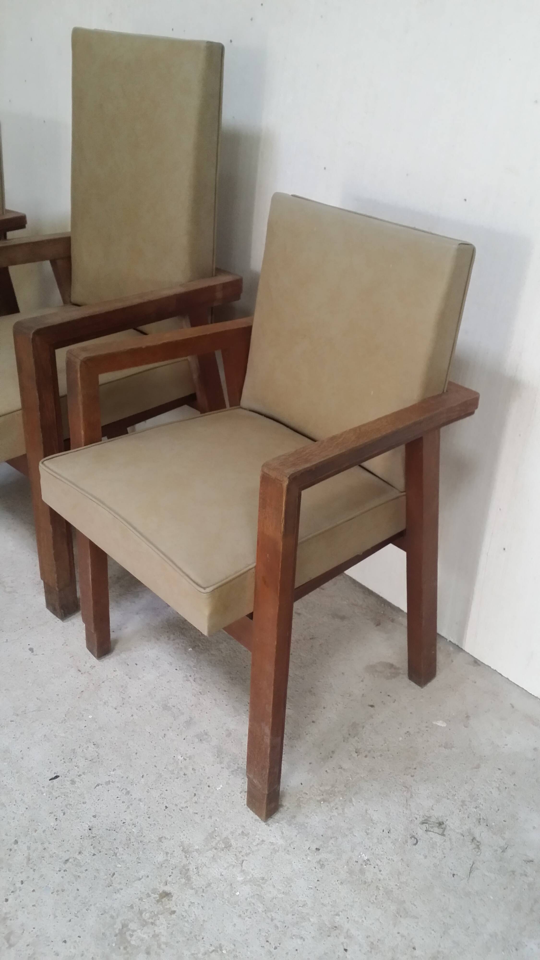 office chair and visitor chairs