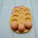 Egg-carrying dish
