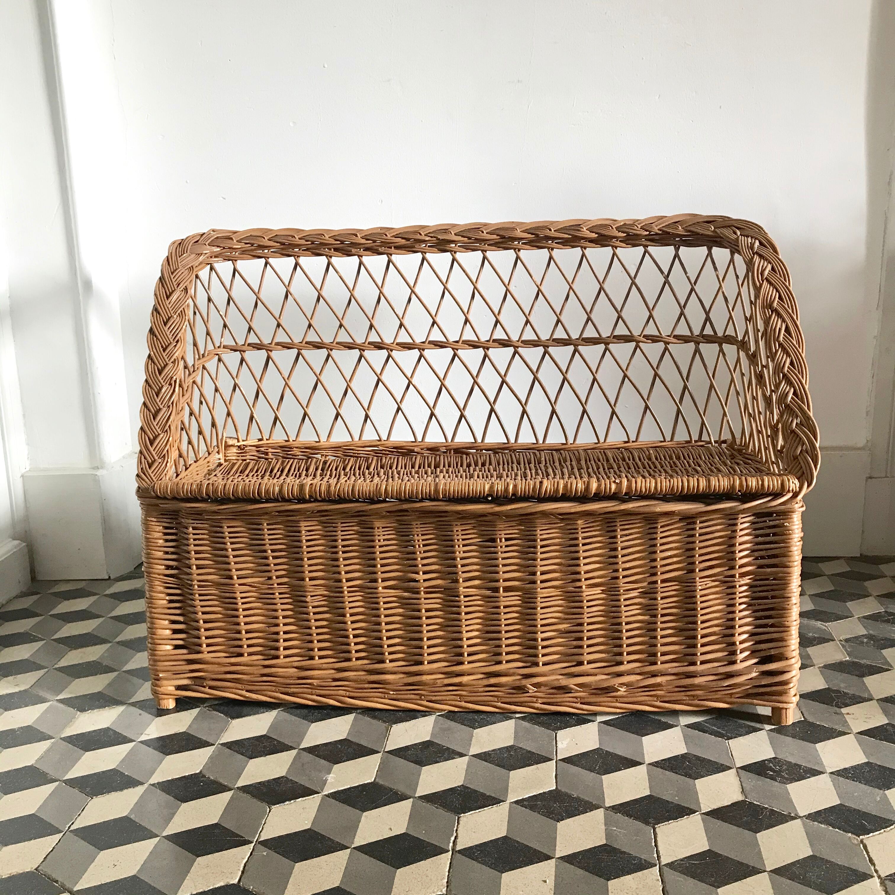Rattan chest bench