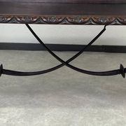 Banc en châtaignier et fer sculpté de la Renaissance espagnole du XIXe siècle