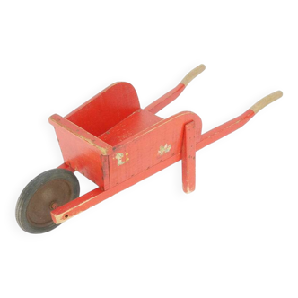Small wheelbarrow