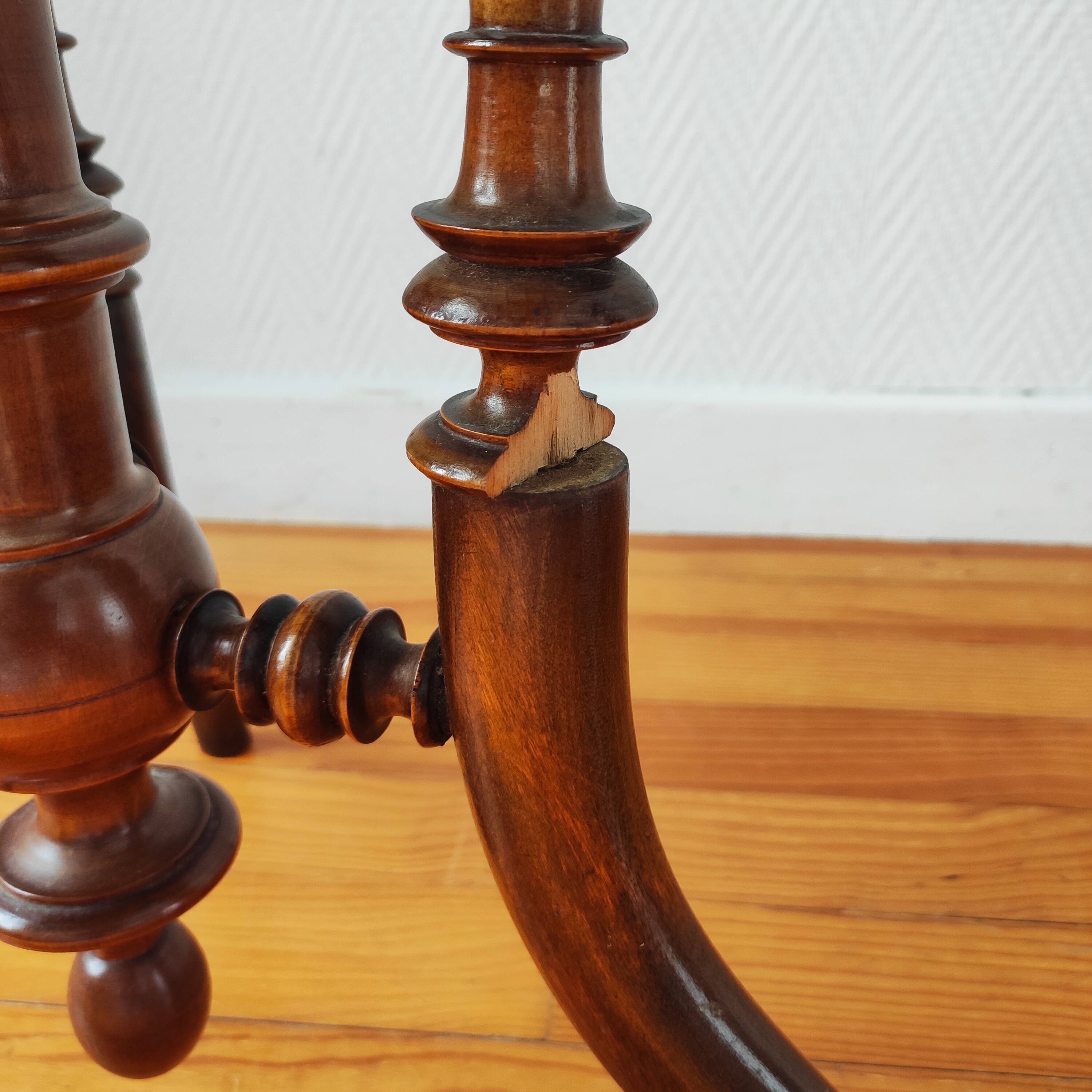 Napoleon III style turned wood gueridon
