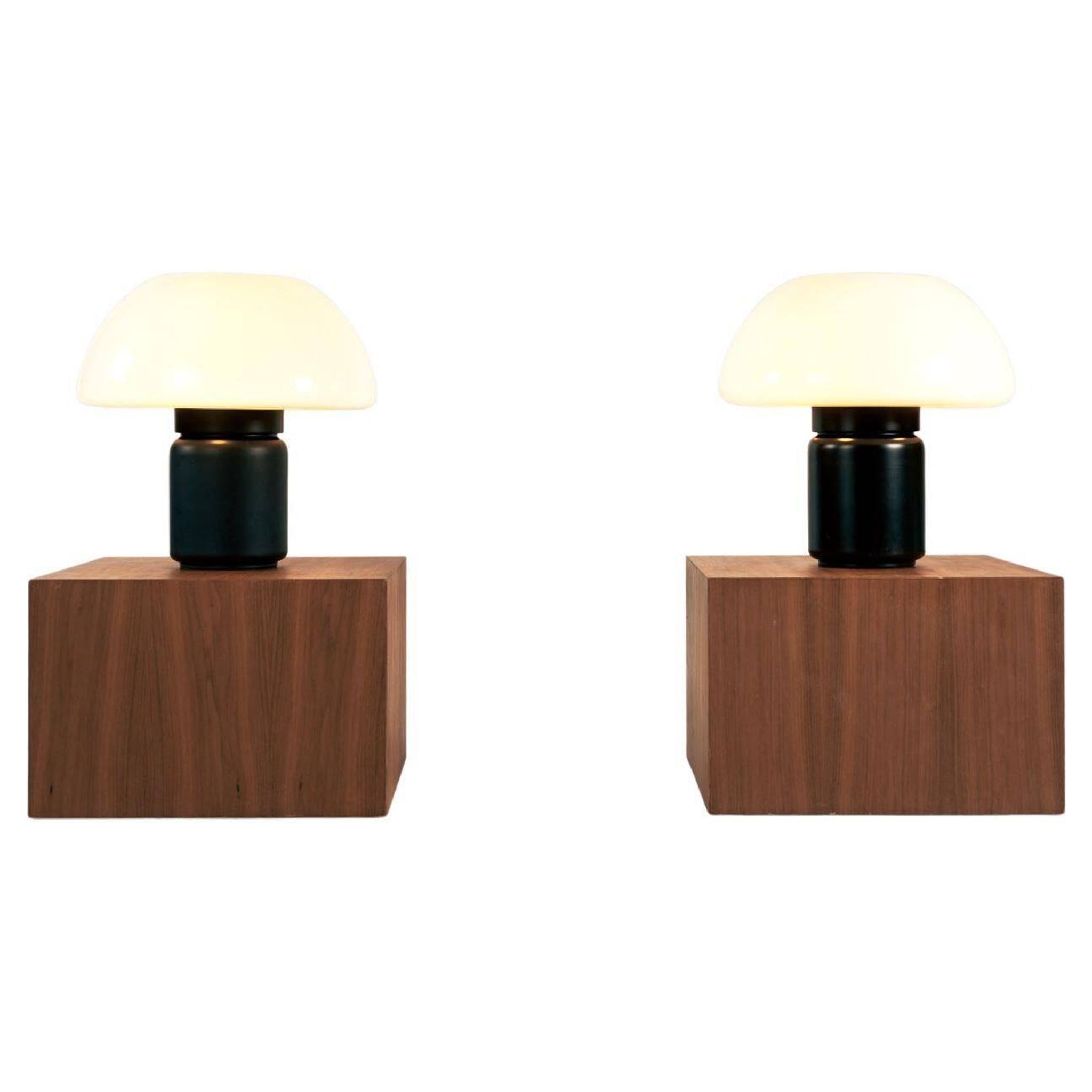 Elio Martinelli 625 mushroom table lamp by Martinelli Luce, Italy, 1960s, 2 available
